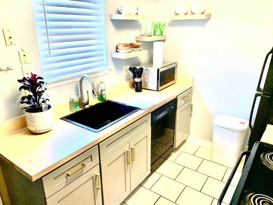 Welcome Travel Workers, King Bed, 2br 1 ,5 Ba, 4beds Sleep 5 Ferienhaus Memphis