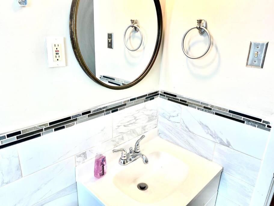 Ferienhaus Welcome Travel Workers, King Bed, 2br 1 ,5 Ba, 4beds Sleep 5 *