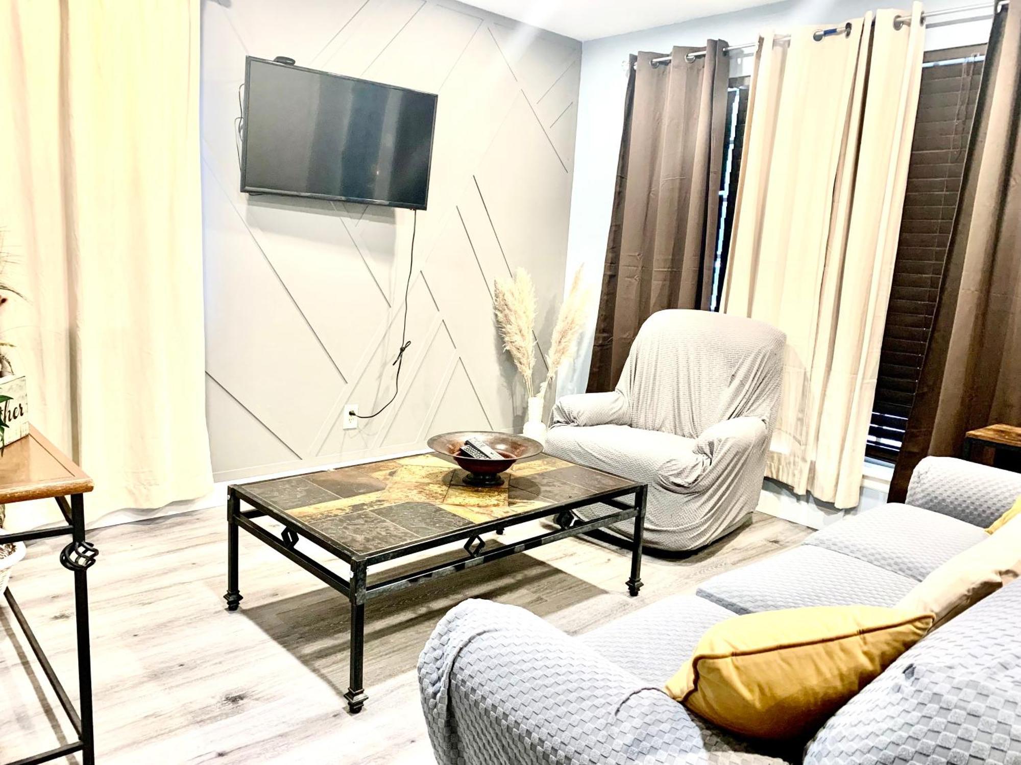 Welcome Travel Workers, King Bed, 2br 1 ,5 Ba, 4beds Sleep 5 Ferienhaus